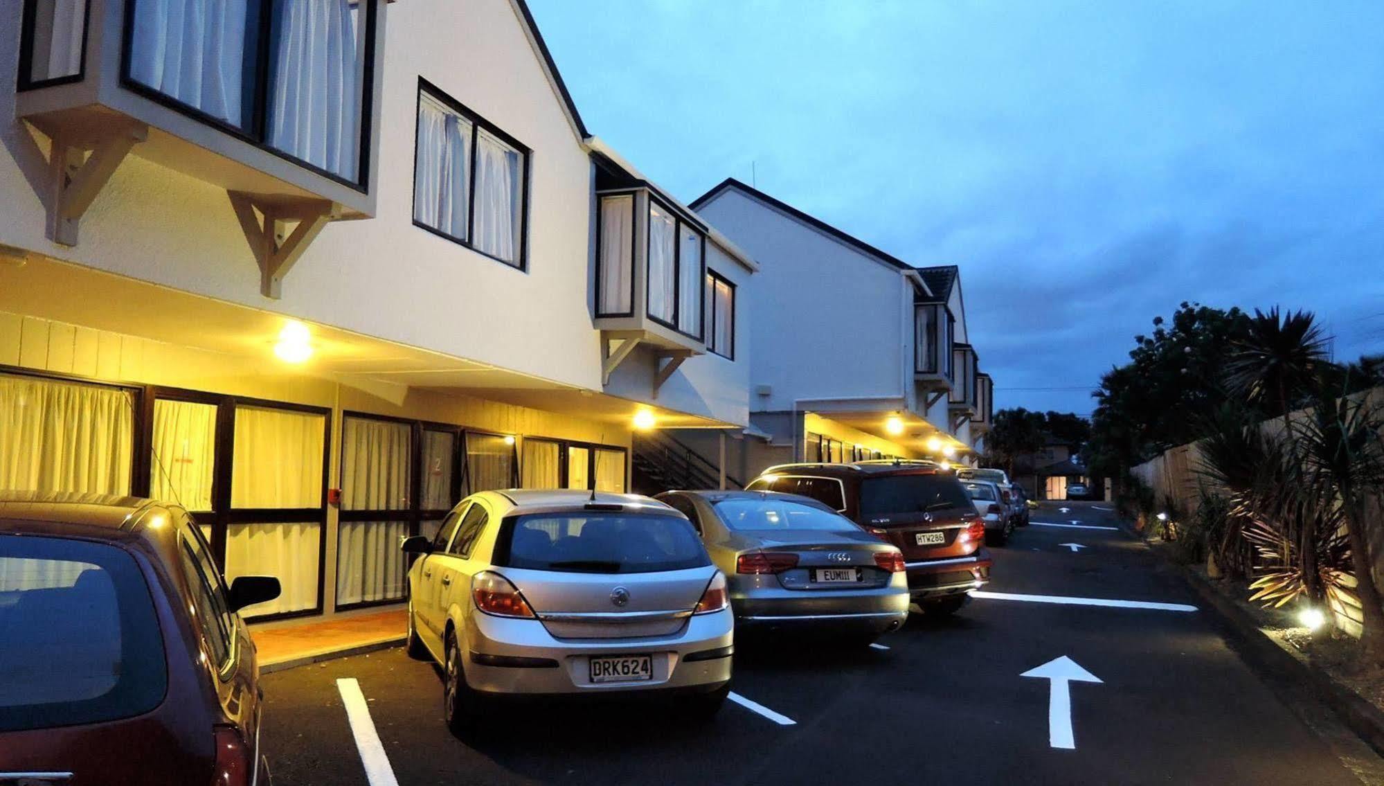 Anzac Court Motel Auckland Exterior photo